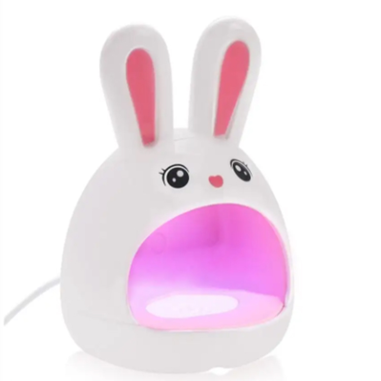 ஒரு ஆணி விளக்கு உலகளவில் தொழில்முறை நகங்களை எவ்வாறு பாதிக்கிறது?